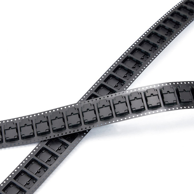 Αποτυπωμένη σε ανάγλυφο ταινία 8mm 12mm 44mm μεταφορέων PC CP προστασίας του περιβάλλοντος η PET