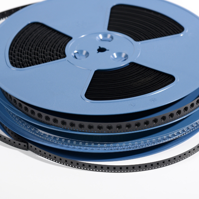 μεταφορέας 8mm ταινιών μεταφορέων 10E5 SMT SMD υλικό πολυανθράκων 12mm